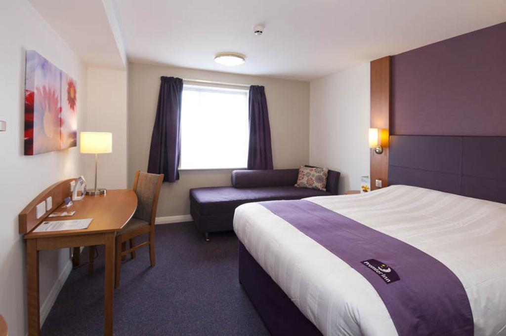 Premier Inn Sittingbourne Kent Стая снимка