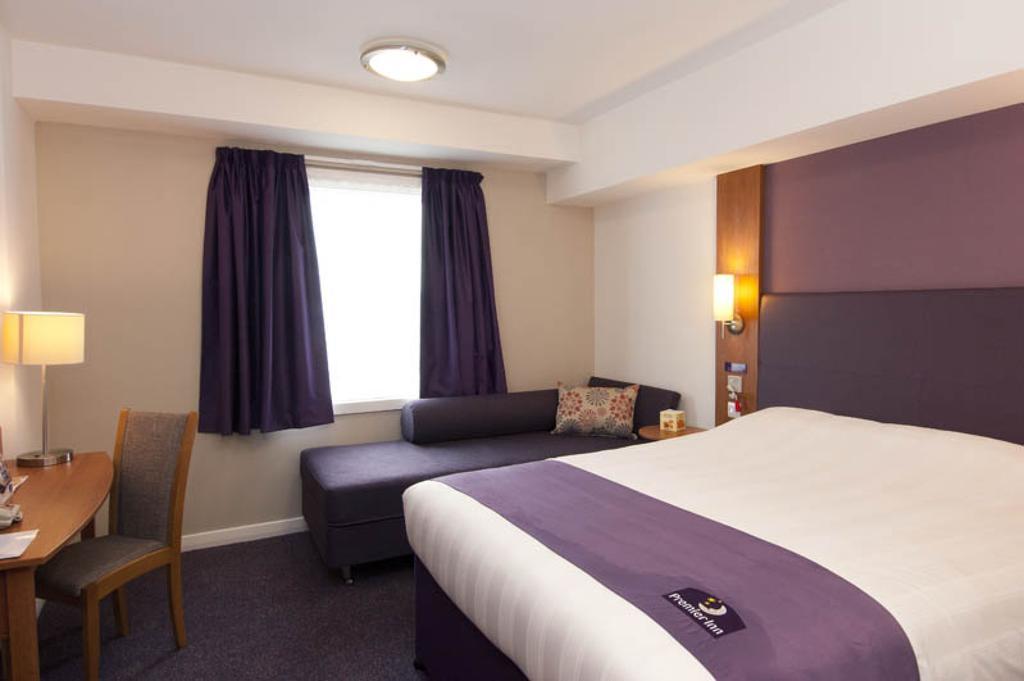 Premier Inn Sittingbourne Kent Екстериор снимка