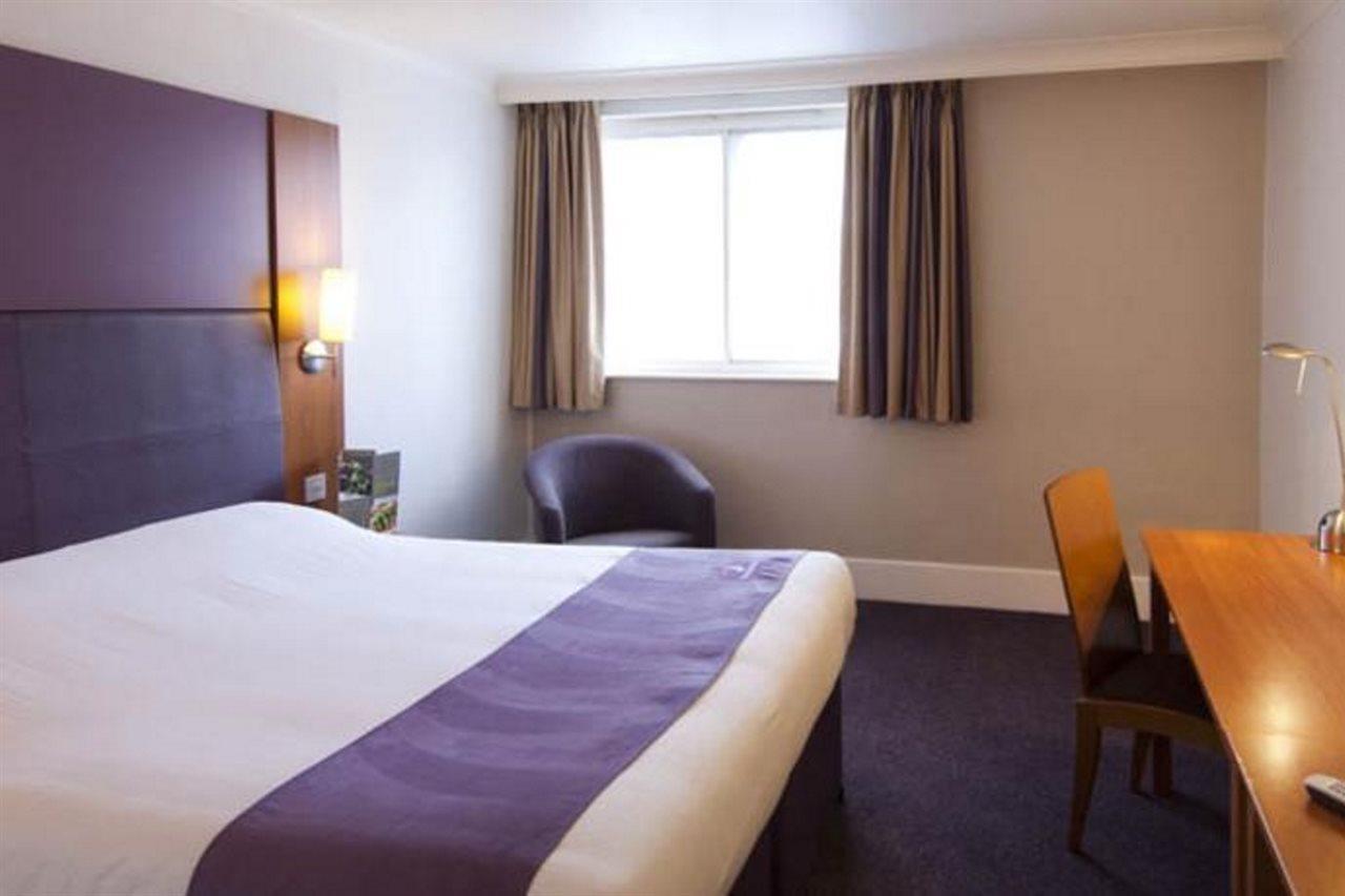 Premier Inn Sittingbourne Kent Екстериор снимка