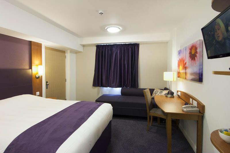 Premier Inn Sittingbourne Kent Екстериор снимка